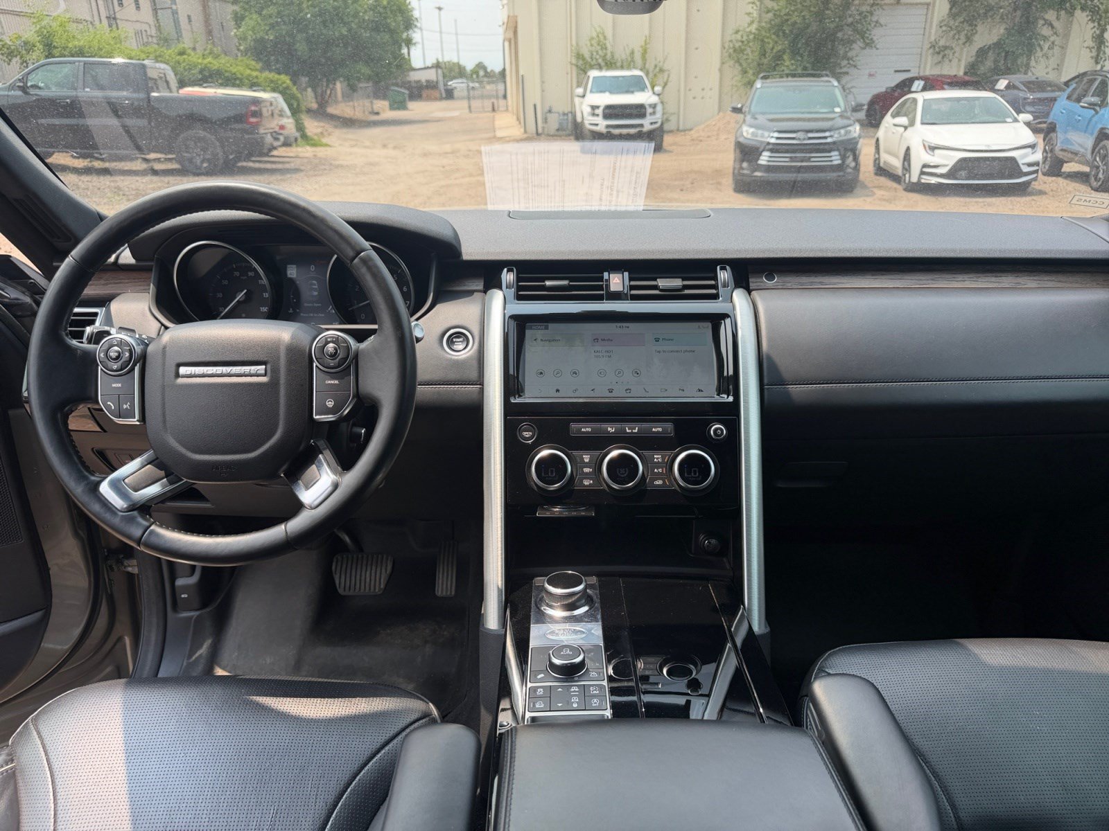 Used 2017 Land Rover Discovery HSE Luxury AWD/4WD image 20
