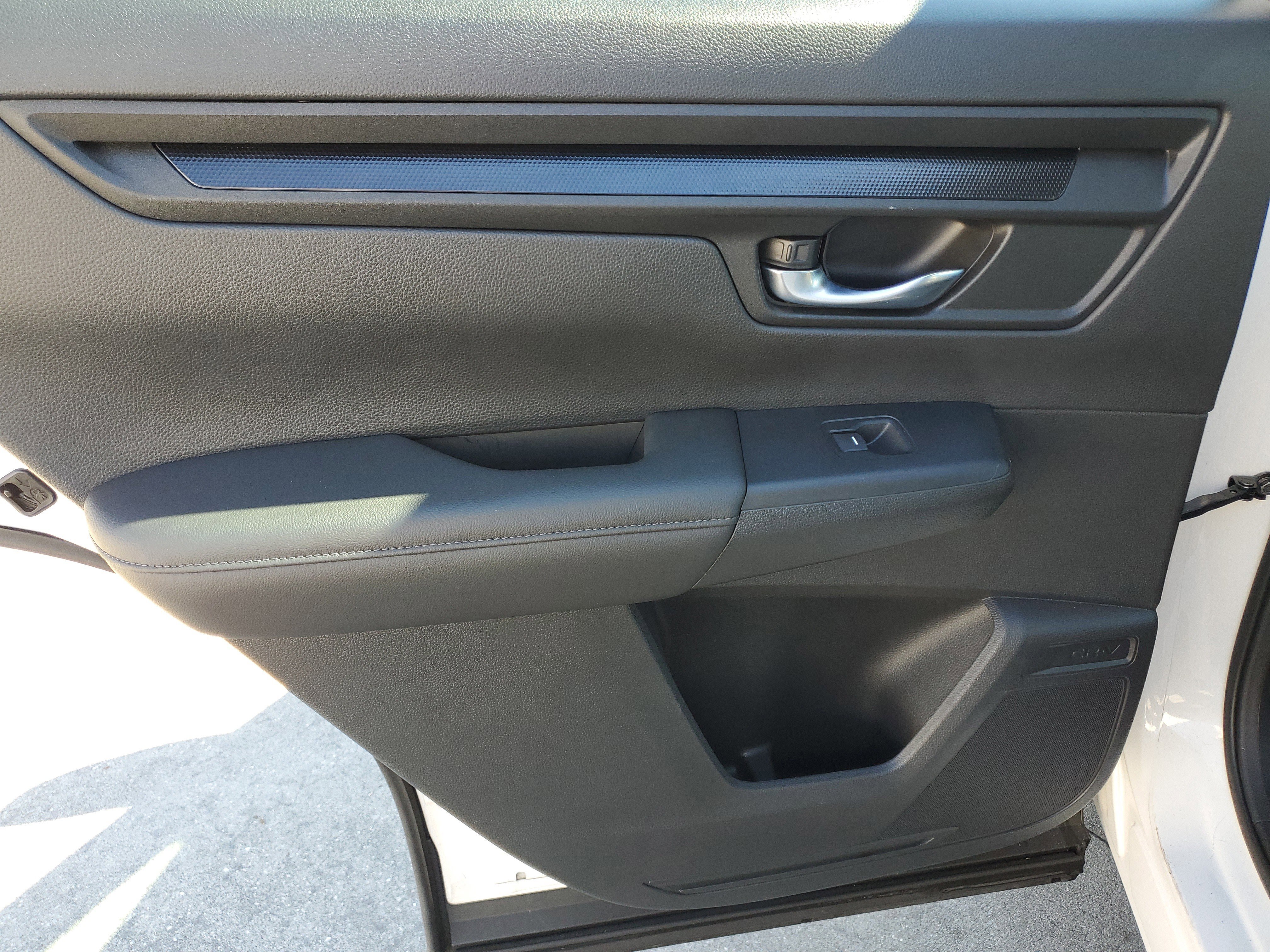 Used 2024 Honda CR-V LX image 9