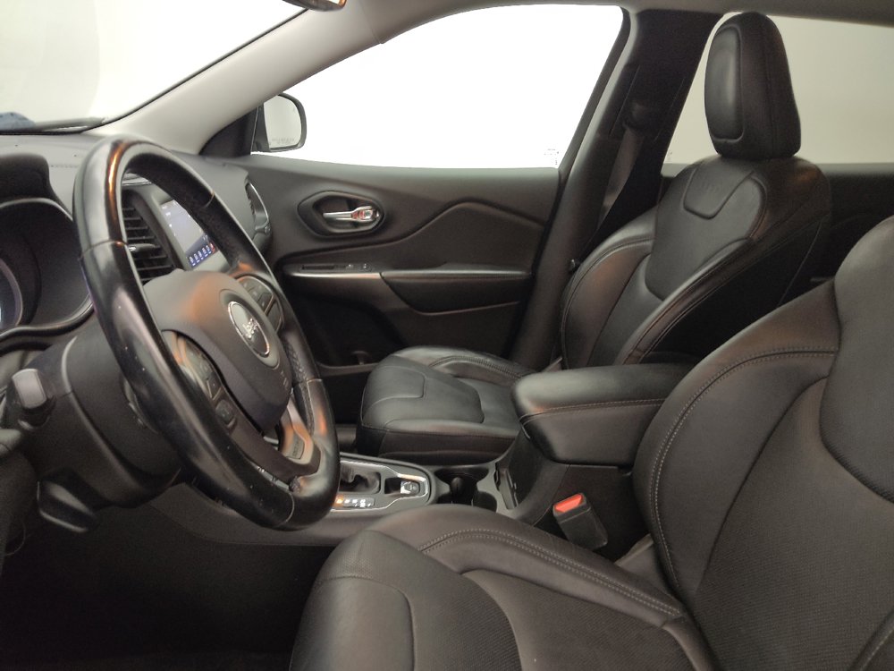 Used 2020 Jeep Cherokee Latitude Lux w/ Comfort/Convenience Group AWD/4WD image 17