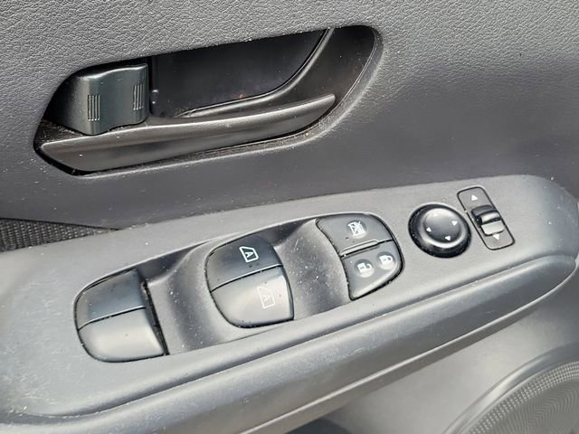 Used 2023 Nissan Kicks S FWD image 17