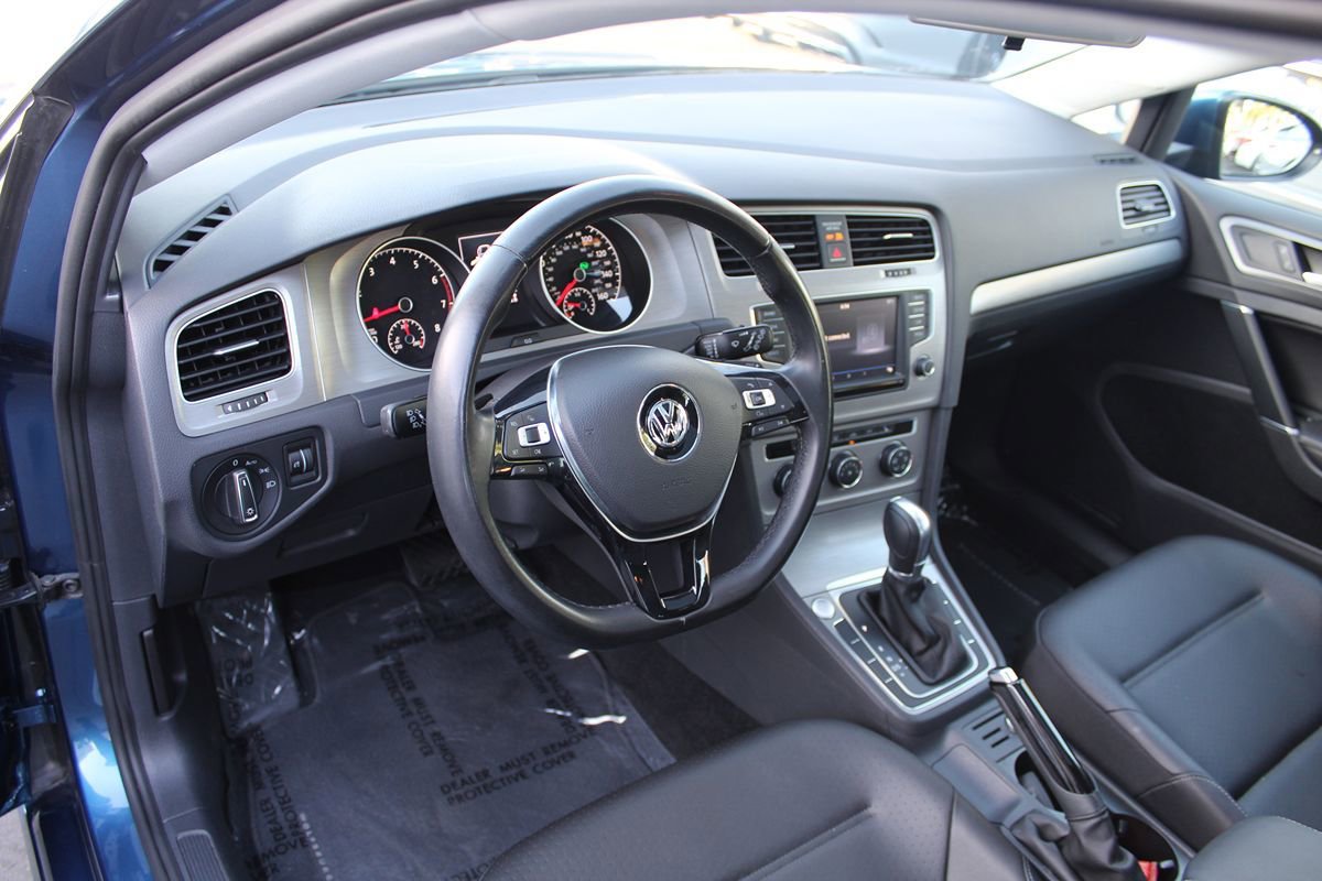 Used 2017 Volkswagen Golf Wolfsburg Edition FWD image 18