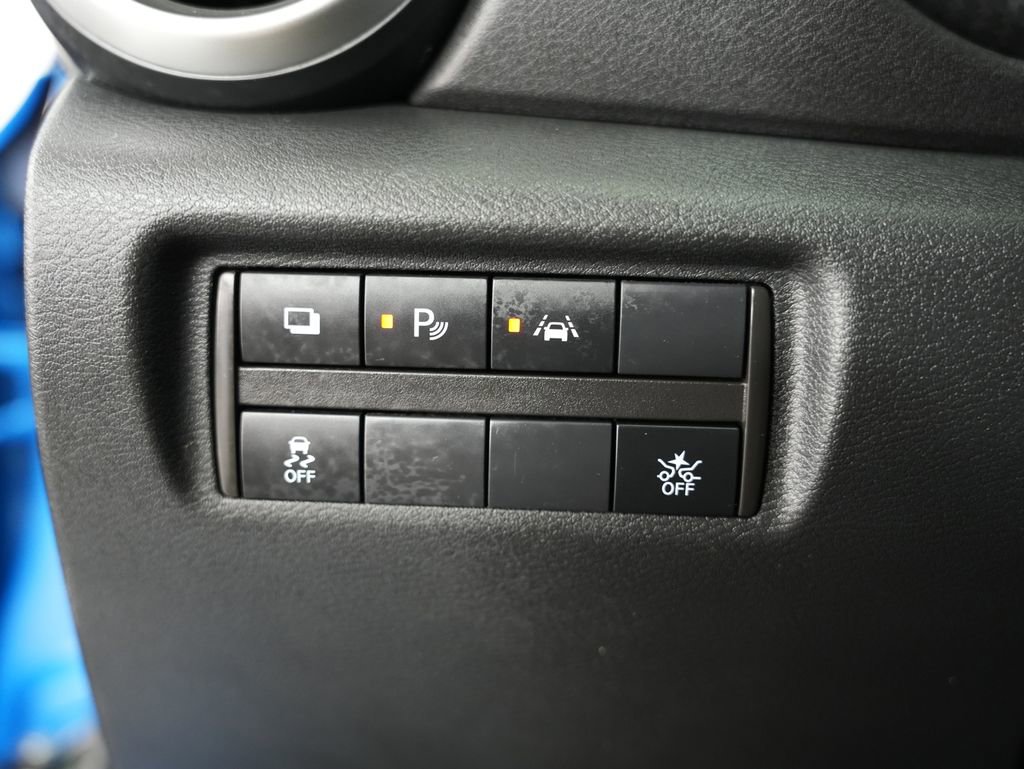 Used 2021 Nissan Versa S image 39