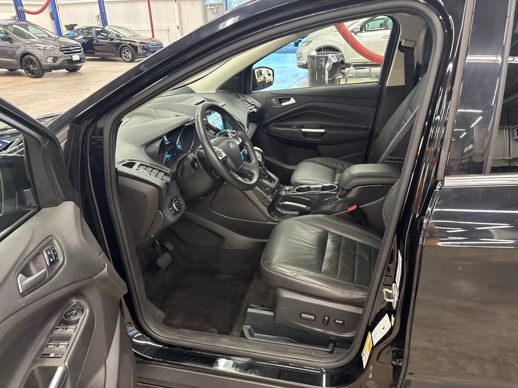 Used 2016 Ford Escape Titanium AWD/4WD image 15