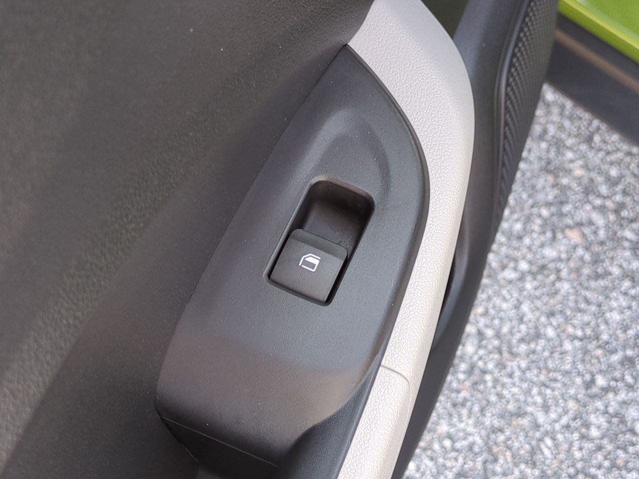 Used 2023 Hyundai Venue SEL FWD image 30