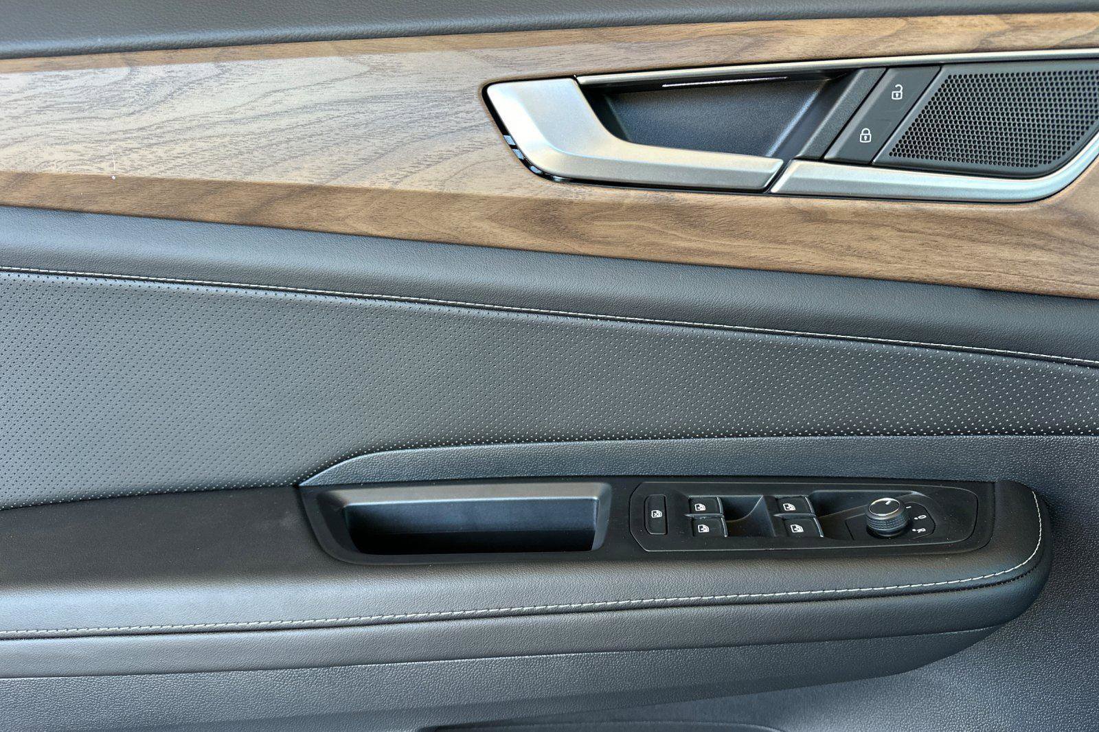 New 2026 Volkswagen Atlas SE image 10