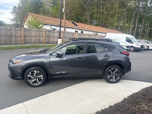 Used 2024 Subaru Crosstrek 2.0i Premium AWD/4WD image 3