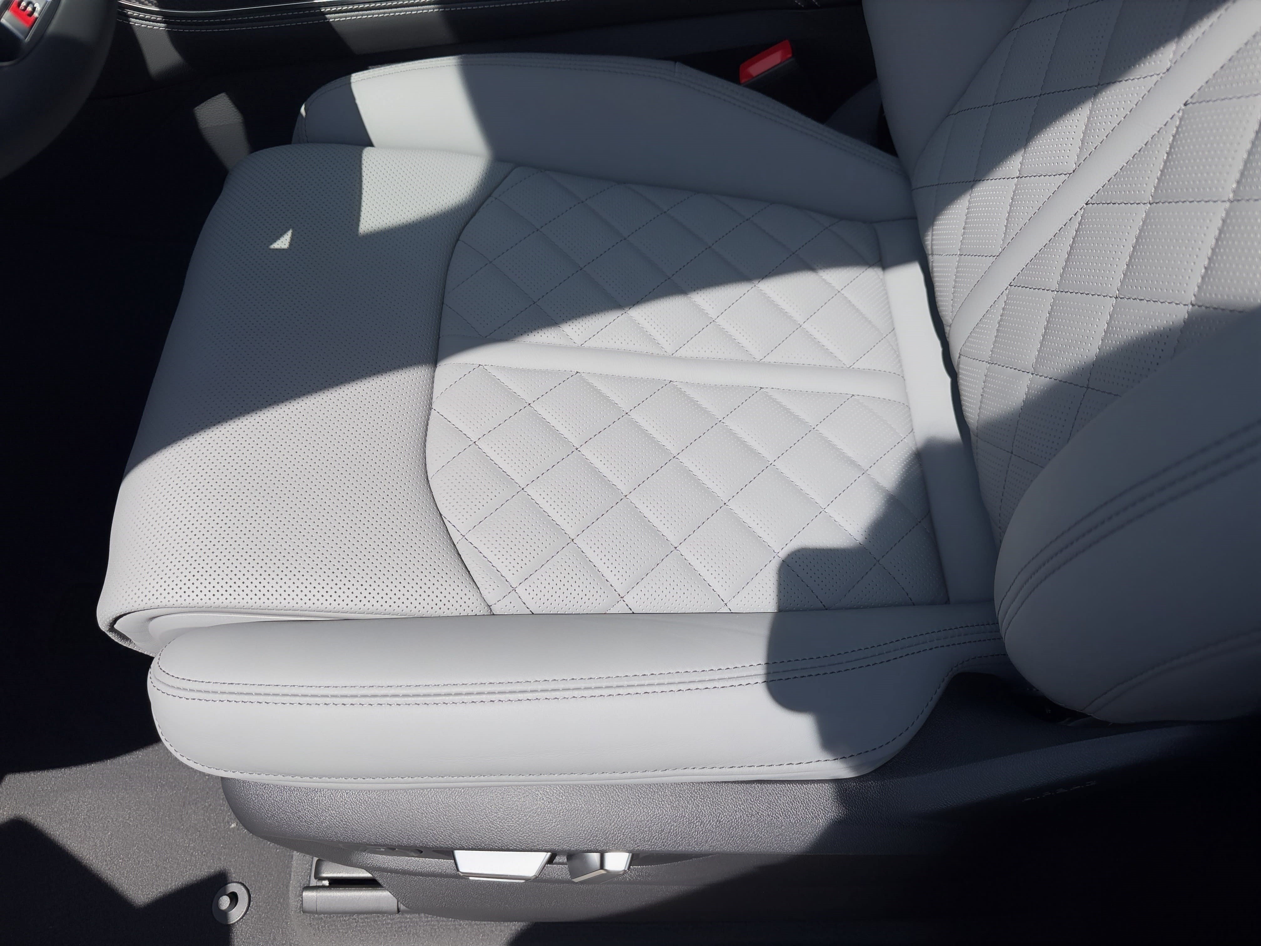 New 2026 Audi SQ8 Prestige AWD/4WD image 16