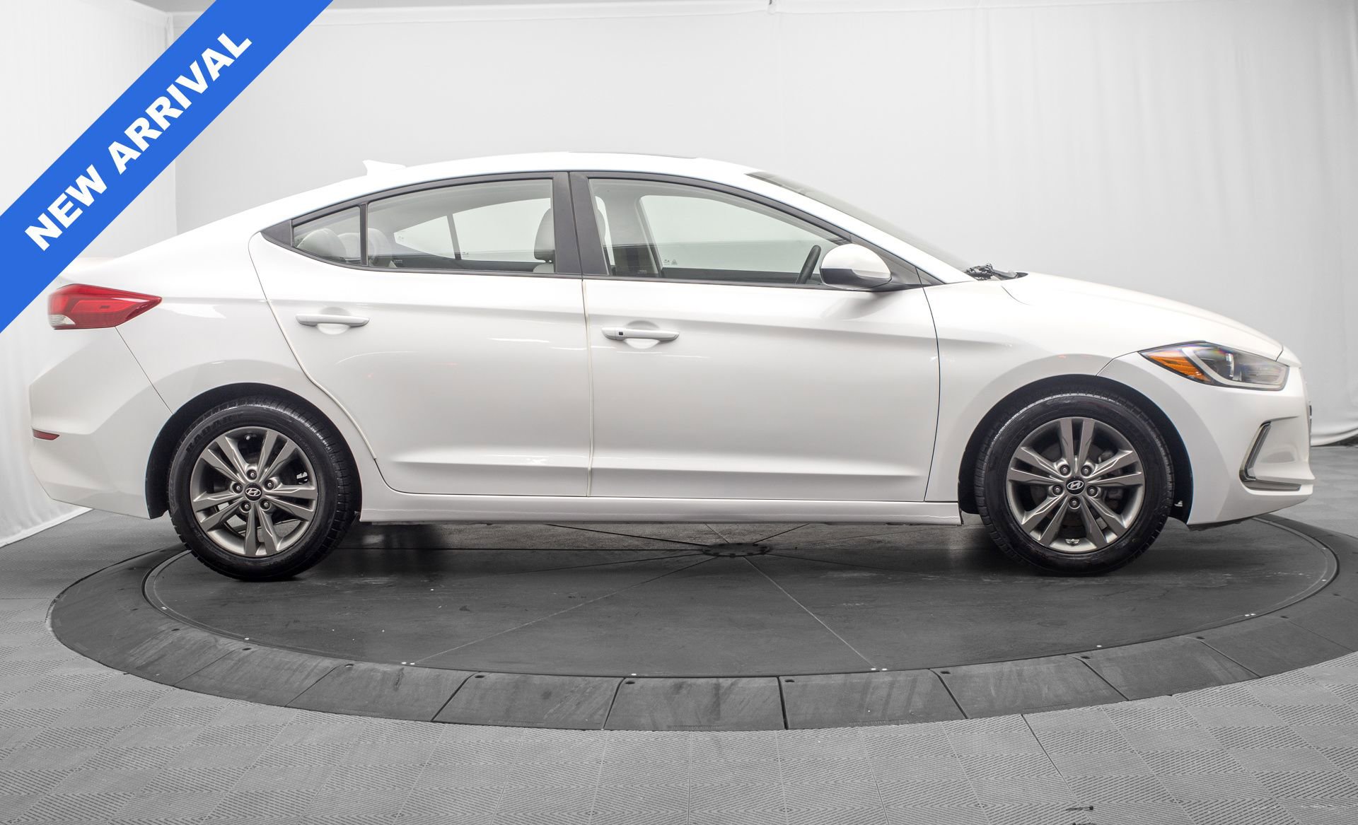Used 2017 Hyundai Elantra Value Edition FWD image 8