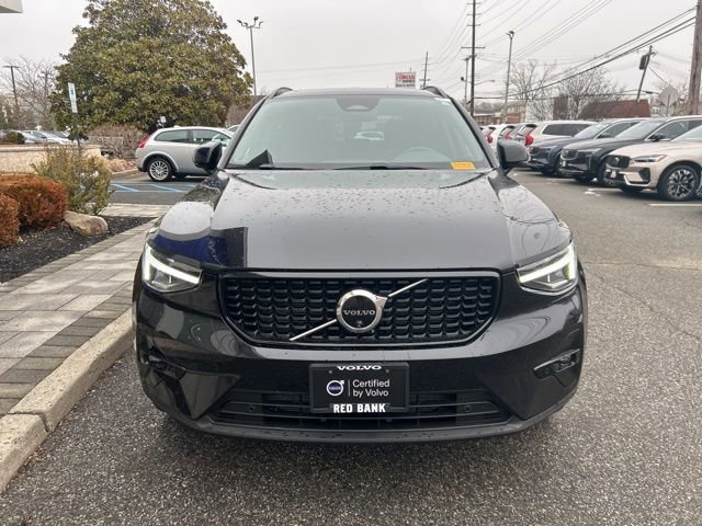 Used 2025 Volvo XC40 B5 Plus image 7