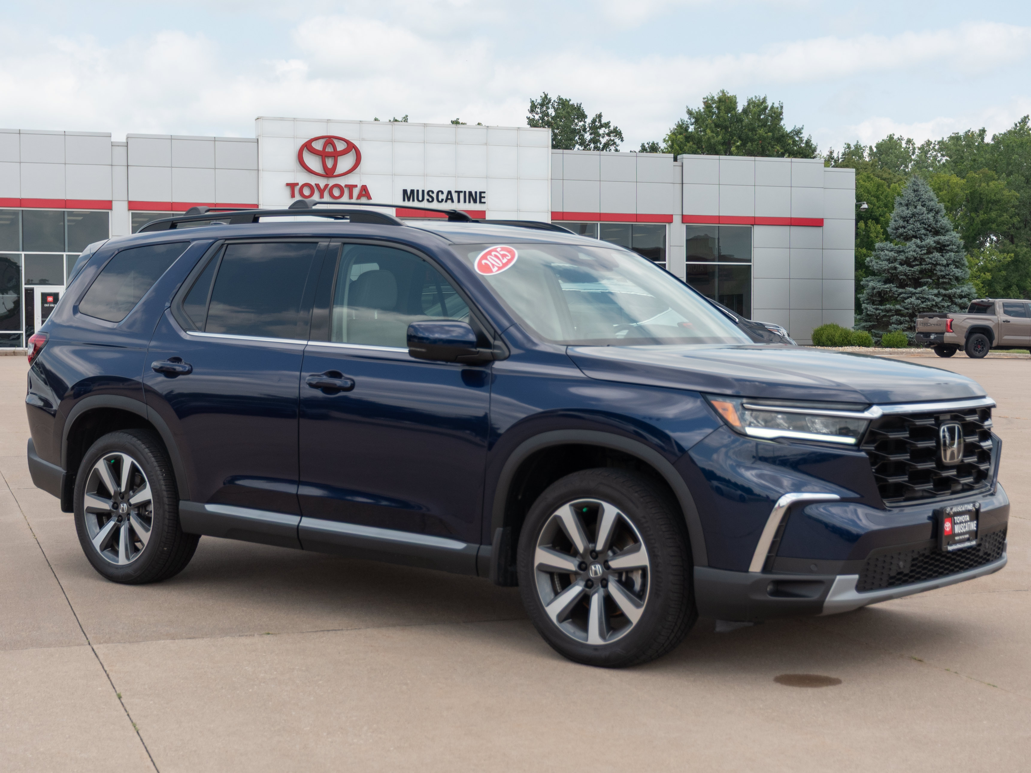 Used 2025 Honda Pilot Touring
