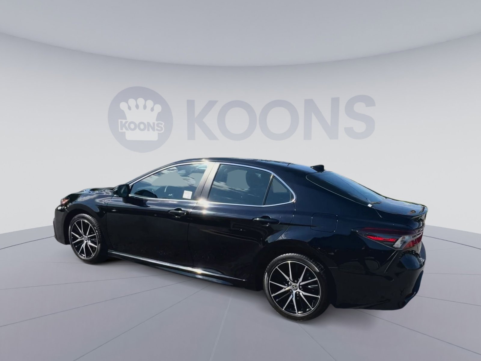 Used 2024 Toyota Camry SE AWD/4WD image 8