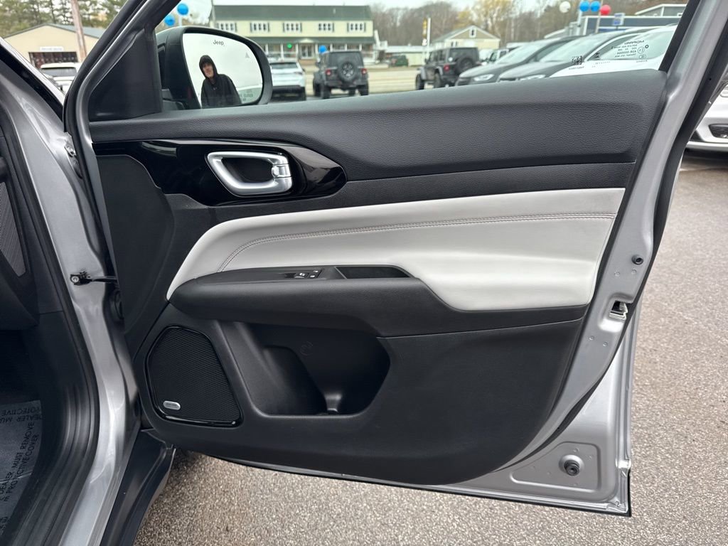 Certified 2023 Jeep Compass Limited w/ Sun and Sound Group image 30