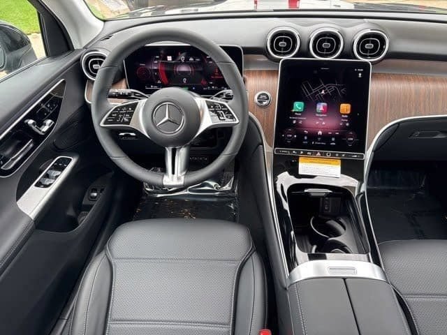 New 2025 Mercedes-Benz GLC 350e 4MATIC image 11