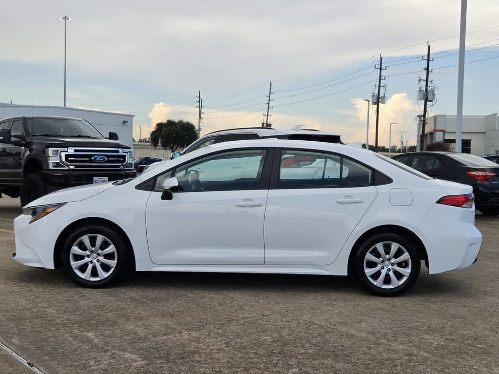 Used 2026 Toyota Corolla LE FWD image 6