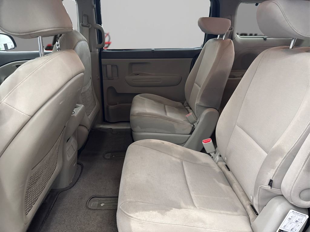 Used 2015 Kia Sedona LX w/ LX Convenience Package image 10