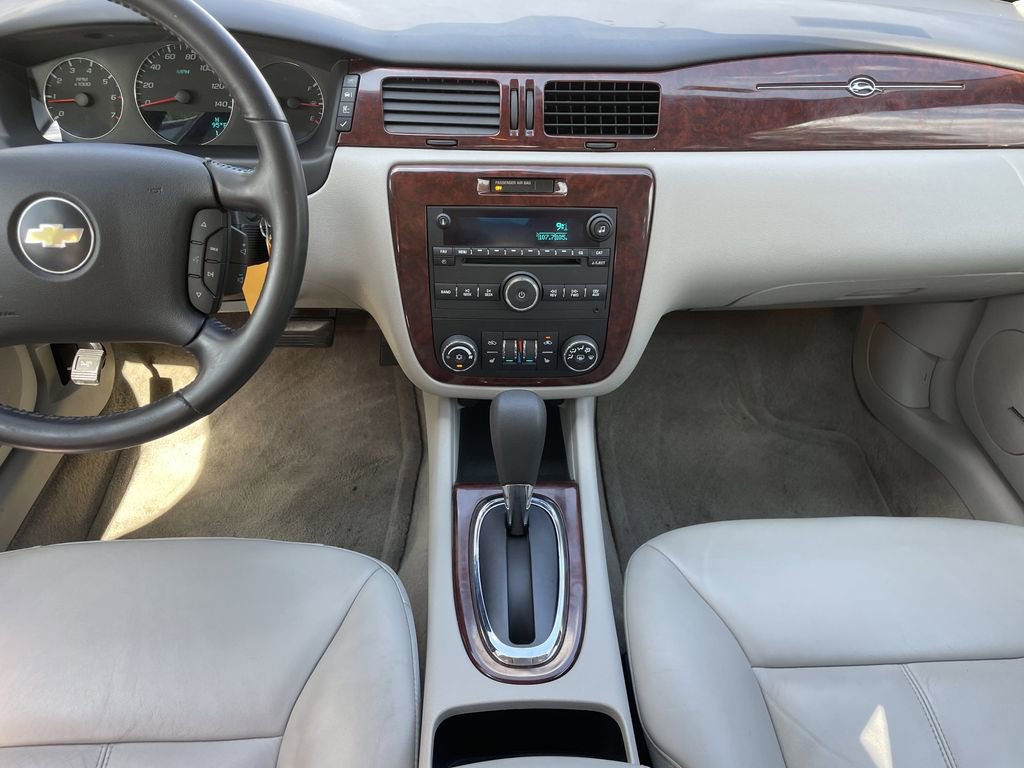 Used 2008 Chevrolet Impala LTZ image 13
