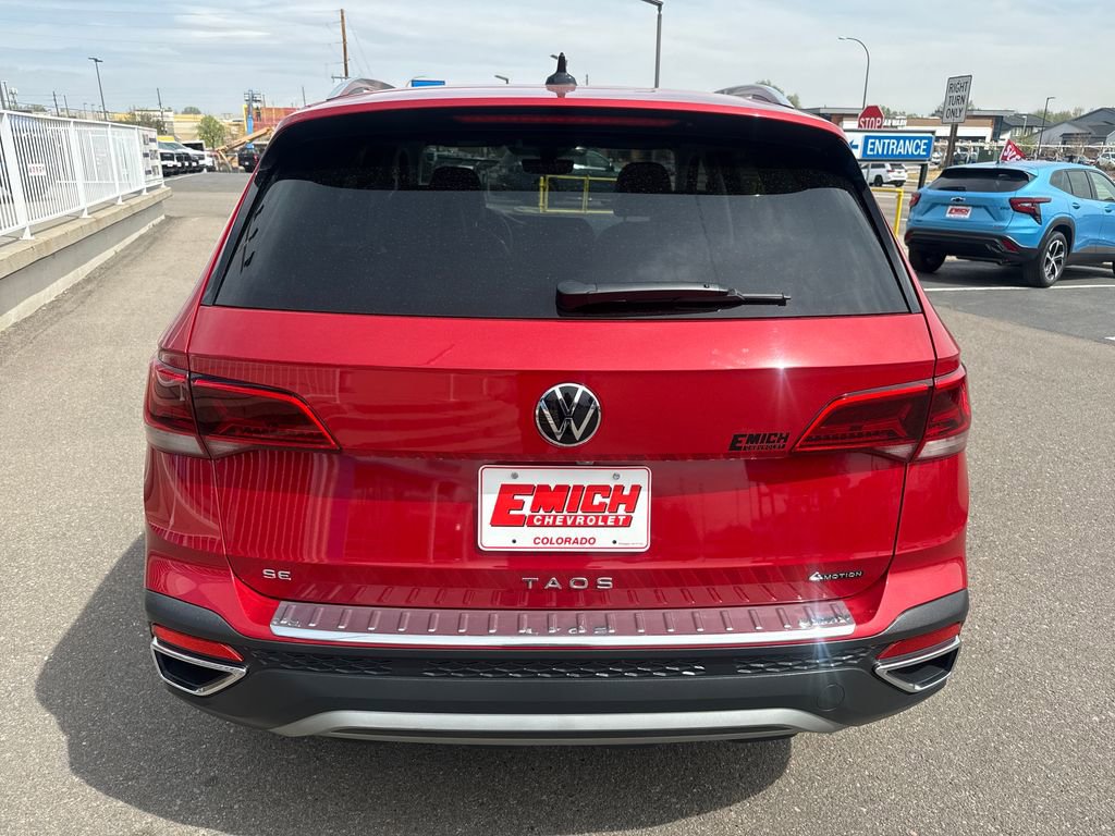 Used 2023 Volkswagen Taos SE w/ Panoramic Sunroof Package image 4