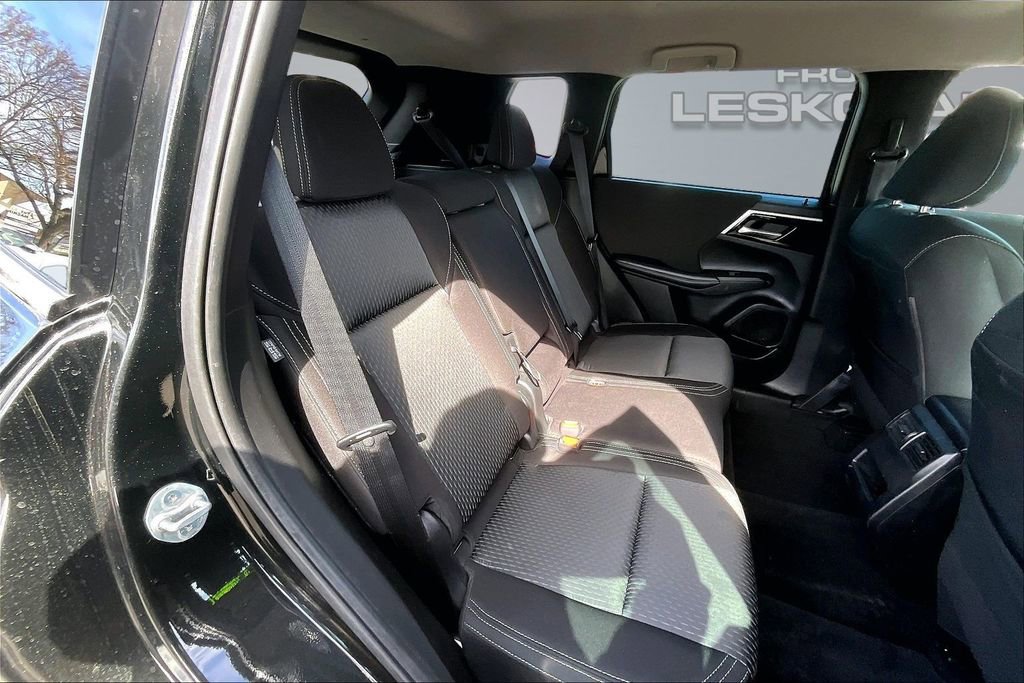 Used 2023 Mitsubishi Outlander ES image 26