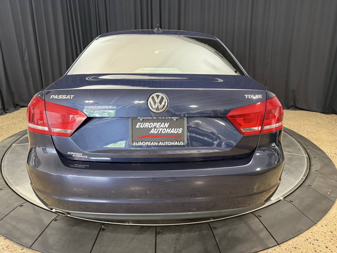 Used 2013 Volkswagen Passat TDI SE FWD image 7