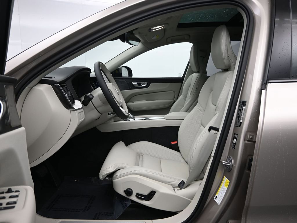 New 2026 Volvo XC60 B5 Ultra w/ Protection Package Premier image 22