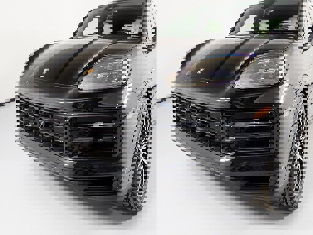 New 2025 Porsche Cayenne S image 13