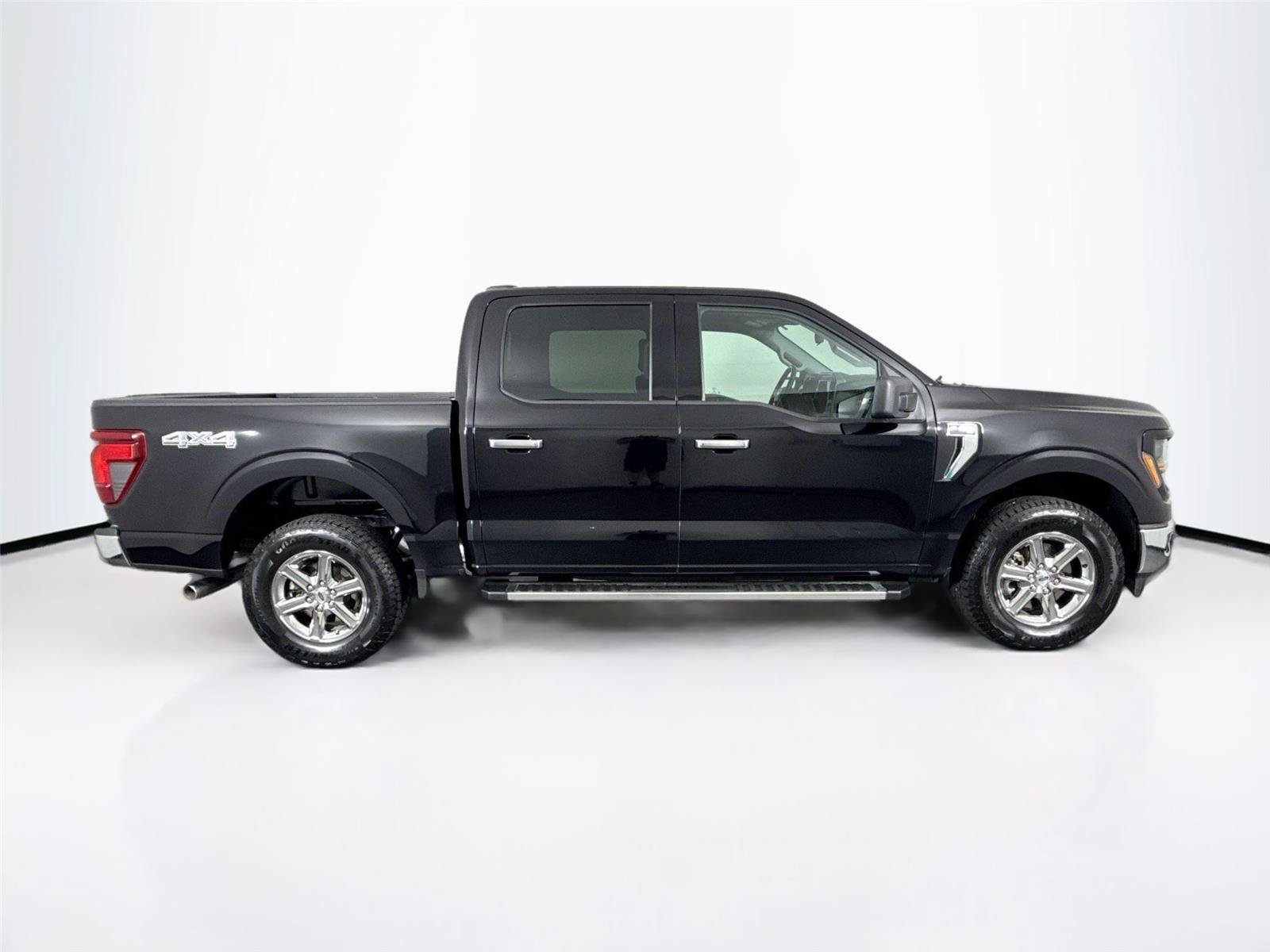 Used 2025 Ford F150 XLT w/ Equipment Group 301A Standard AWD/4WD image 9