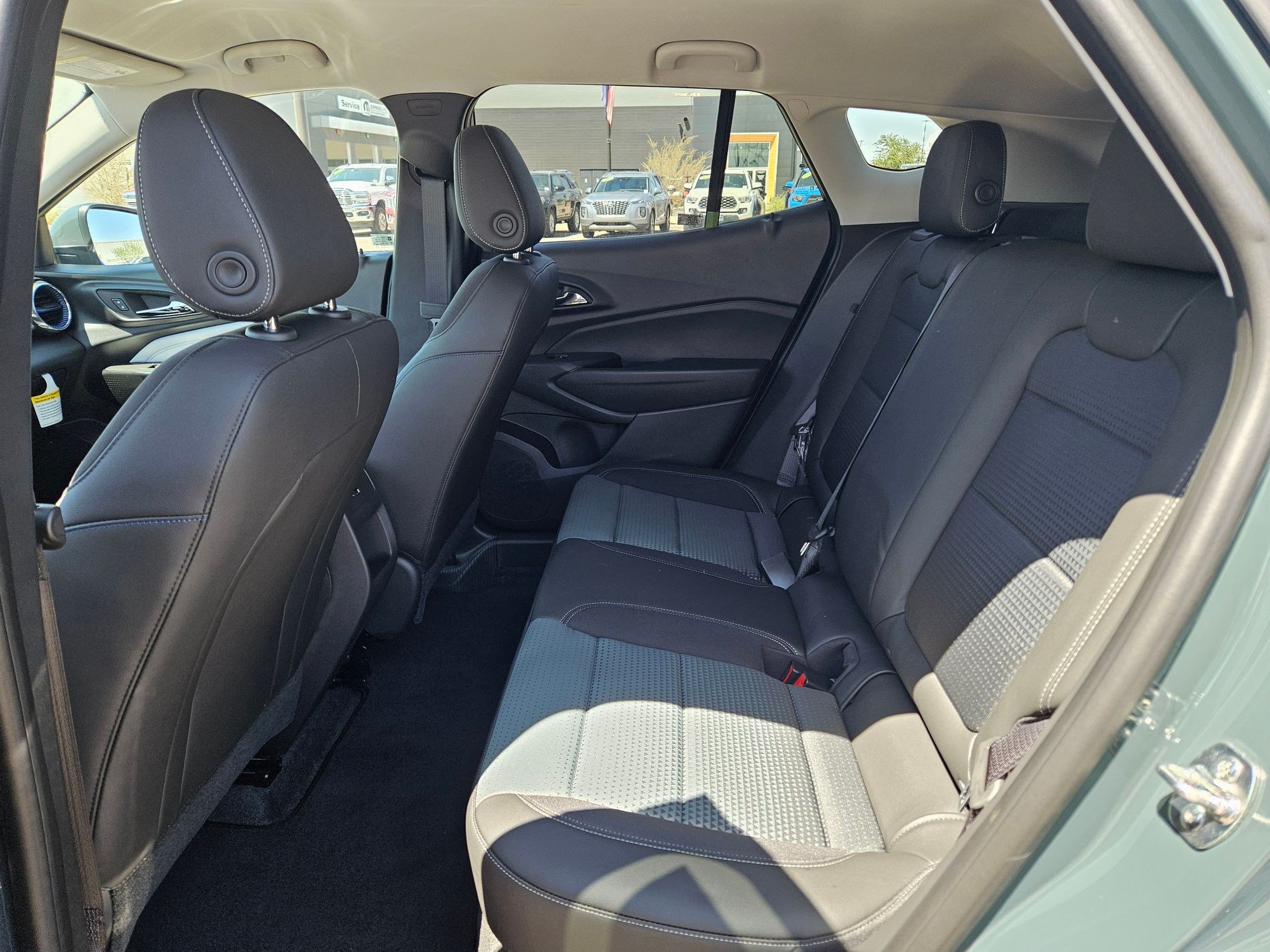 New 2026 Chevrolet Trax LT w/ LT Convenience Package FWD image 8