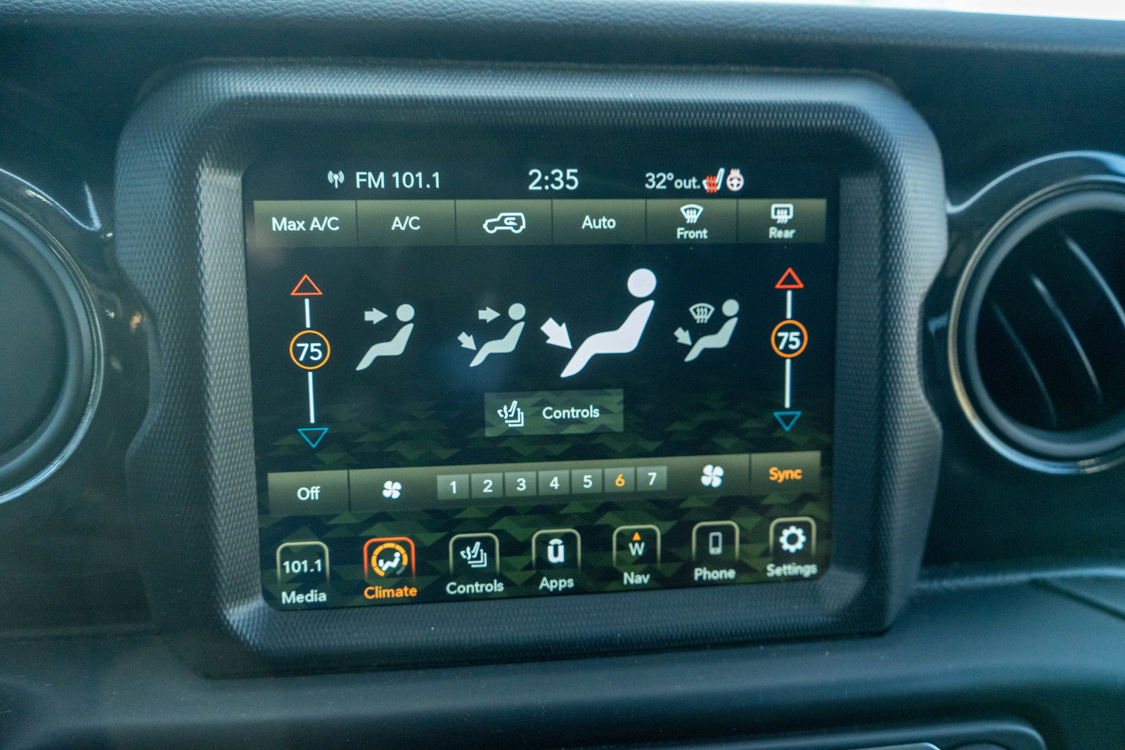 Used 2021 Jeep Wrangler Unlimited Sport image 17