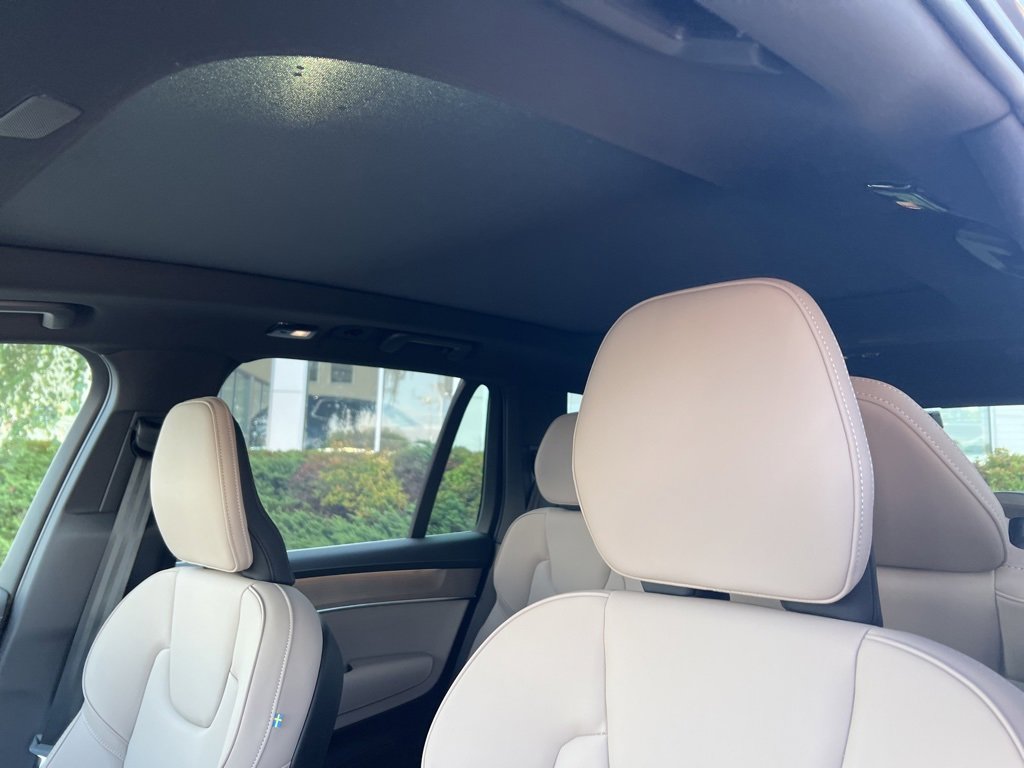 New 2026 Volvo XC90 B6 Plus image 16