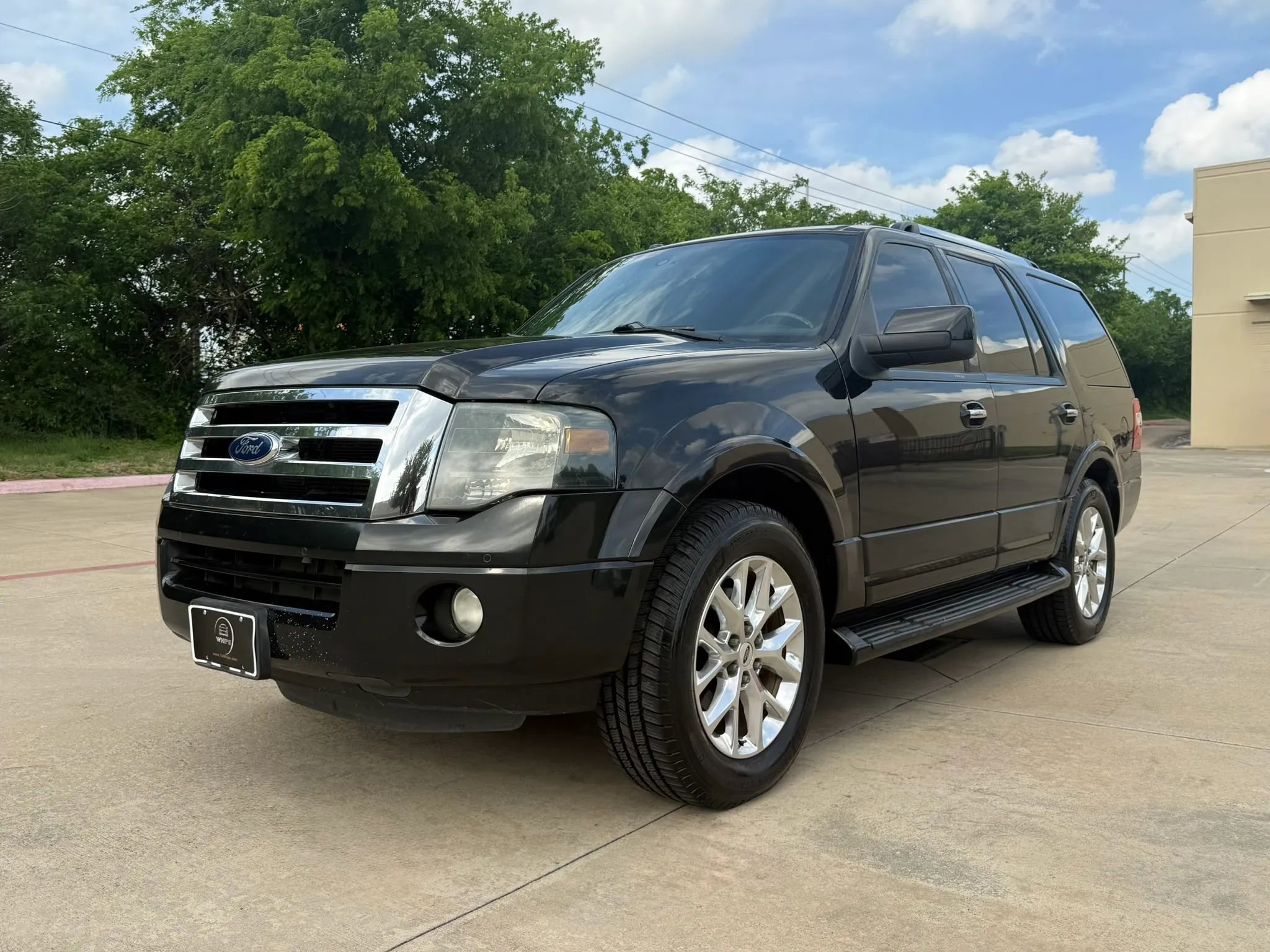 Used 2014 Ford Expedition Limited image 2