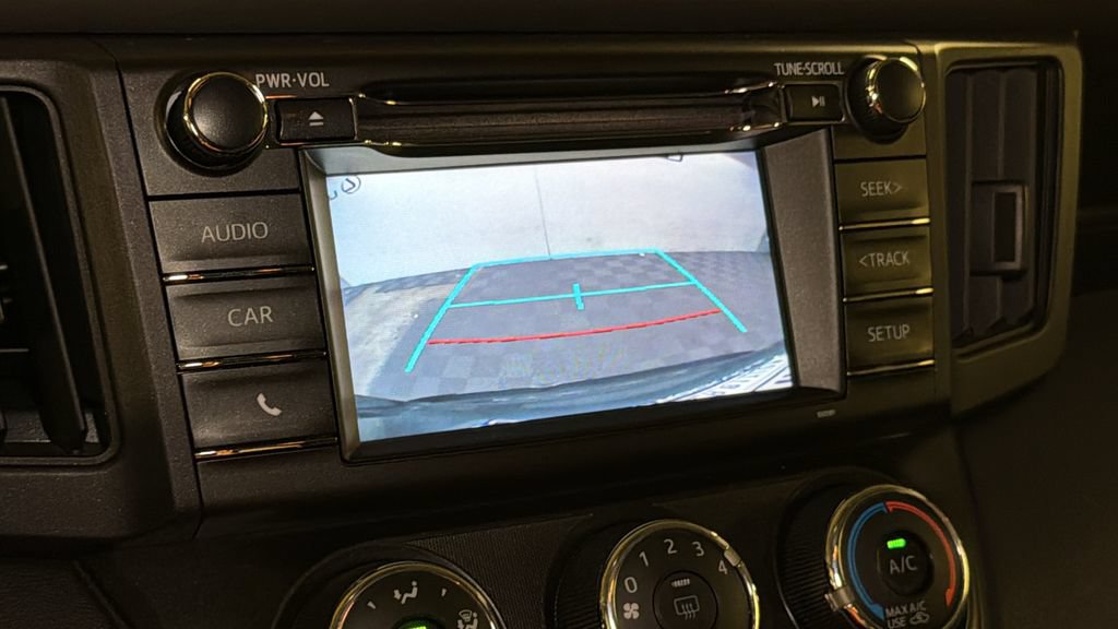 Used 2016 Toyota RAV4 LE AWD/4WD image 22