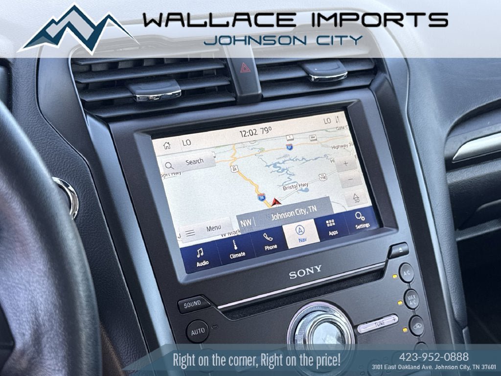 Used 2020 Ford Fusion Titanium AWD/4WD image 25