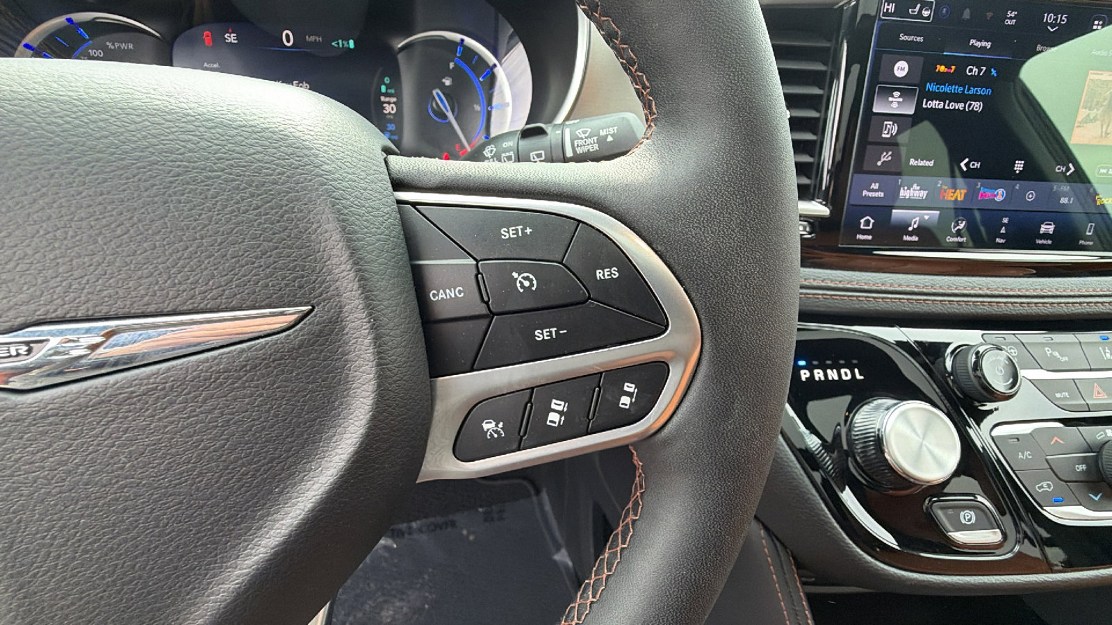 Used 2024 Chrysler Pacifica Pinnacle FWD image 31