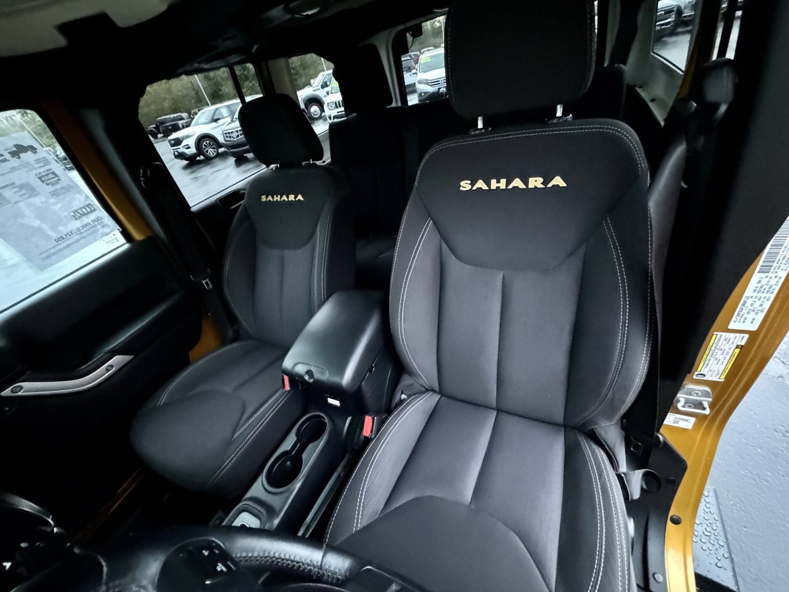 Used 2014 Jeep Wrangler Unlimited Sahara w/ Connectivity Group AWD/4WD image 11