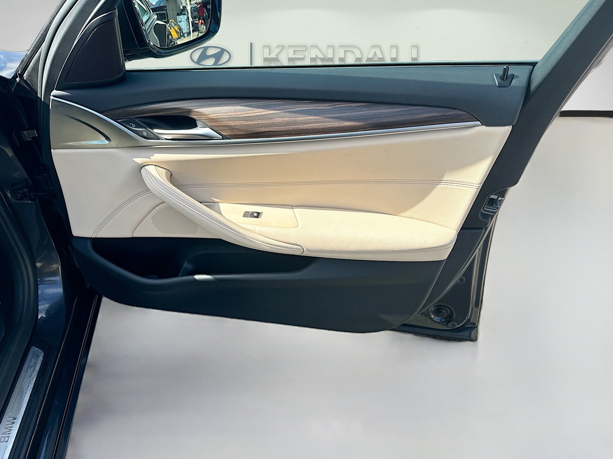 Used 2022 BMW 530i xDrive image 32