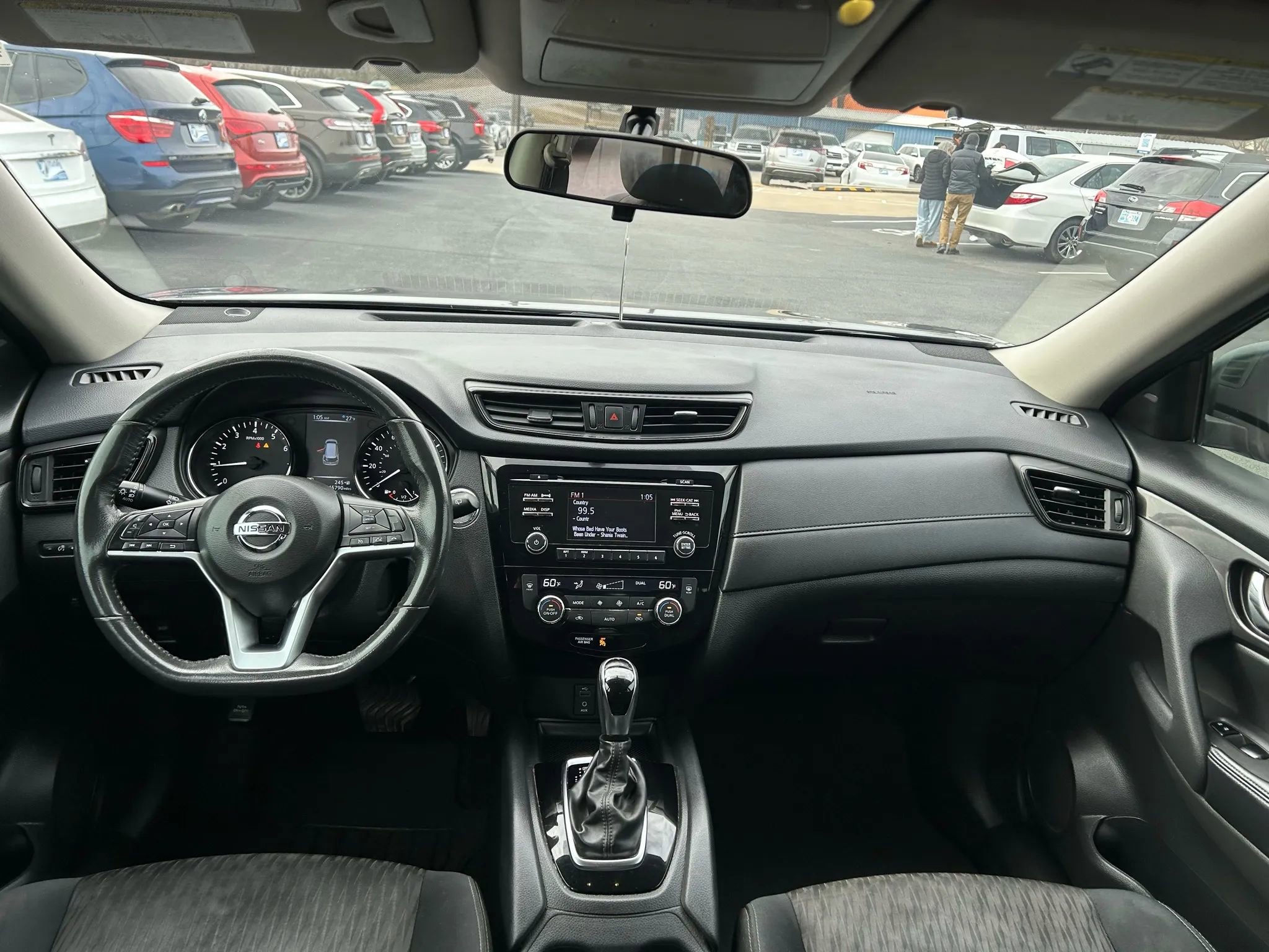 Used 2017 Nissan Rogue SV w/ Midnight Edition Package image 10