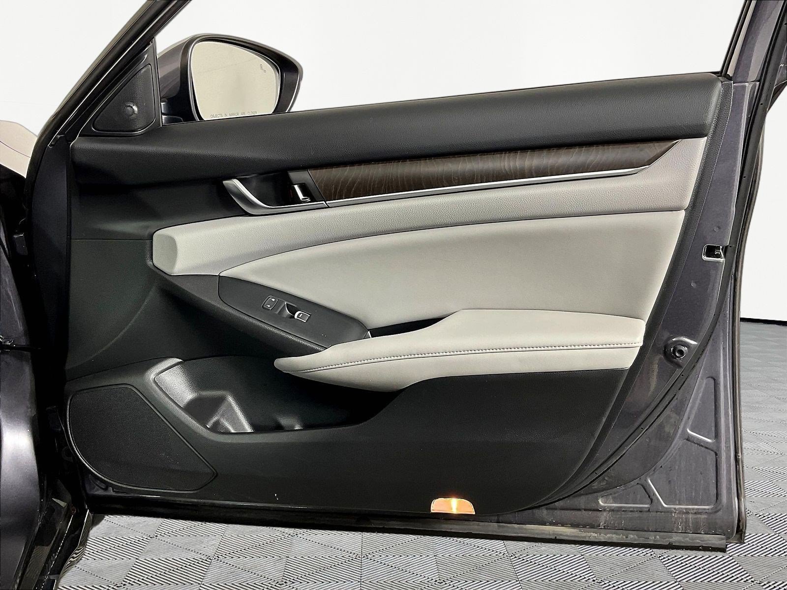 Used 2018 Honda Accord EX-L image 28