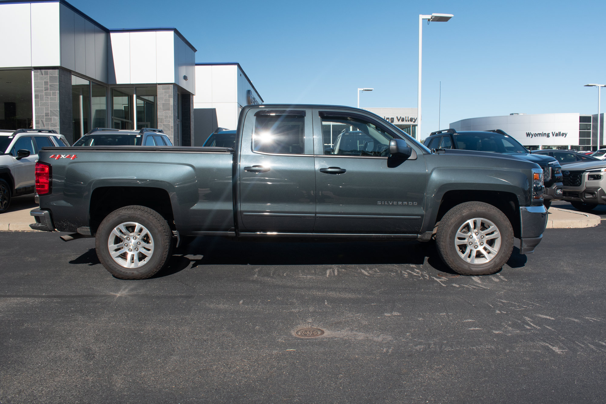 Used 2019 Chevrolet Silverado 1500 LT w/ All Star Edition AWD/4WD image 3