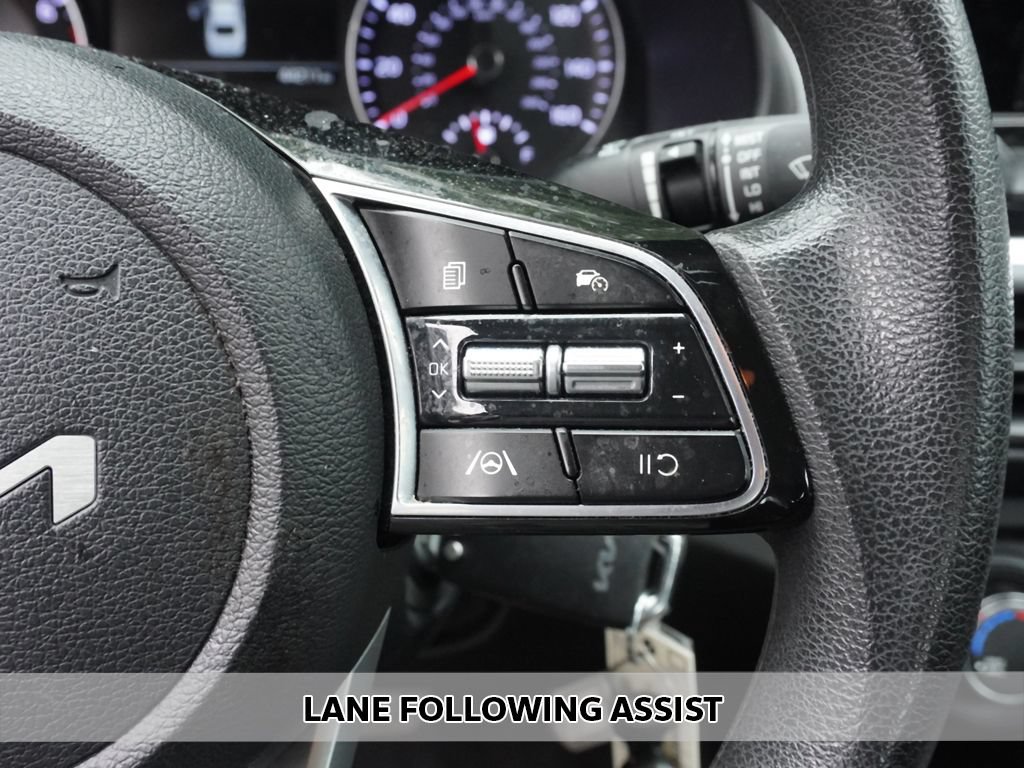 Used 2022 Kia Forte LXS FWD image 3