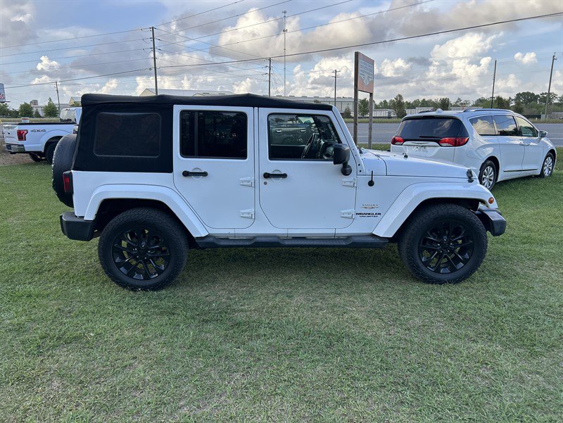 Used 2013 Jeep Wrangler Unlimited Sahara w/ Connectivity Group image 9