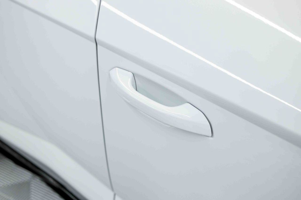 Used 2020 Lamborghini Urus Base image 17