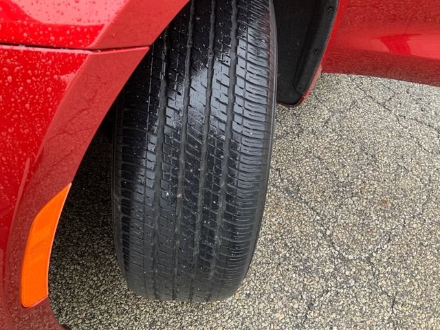 Used 2025 Chrysler Pacifica Select image 11