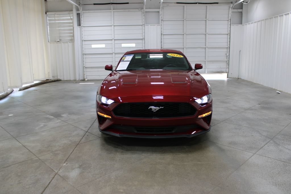 Used 2018 Ford Mustang Coupe RWD image 3