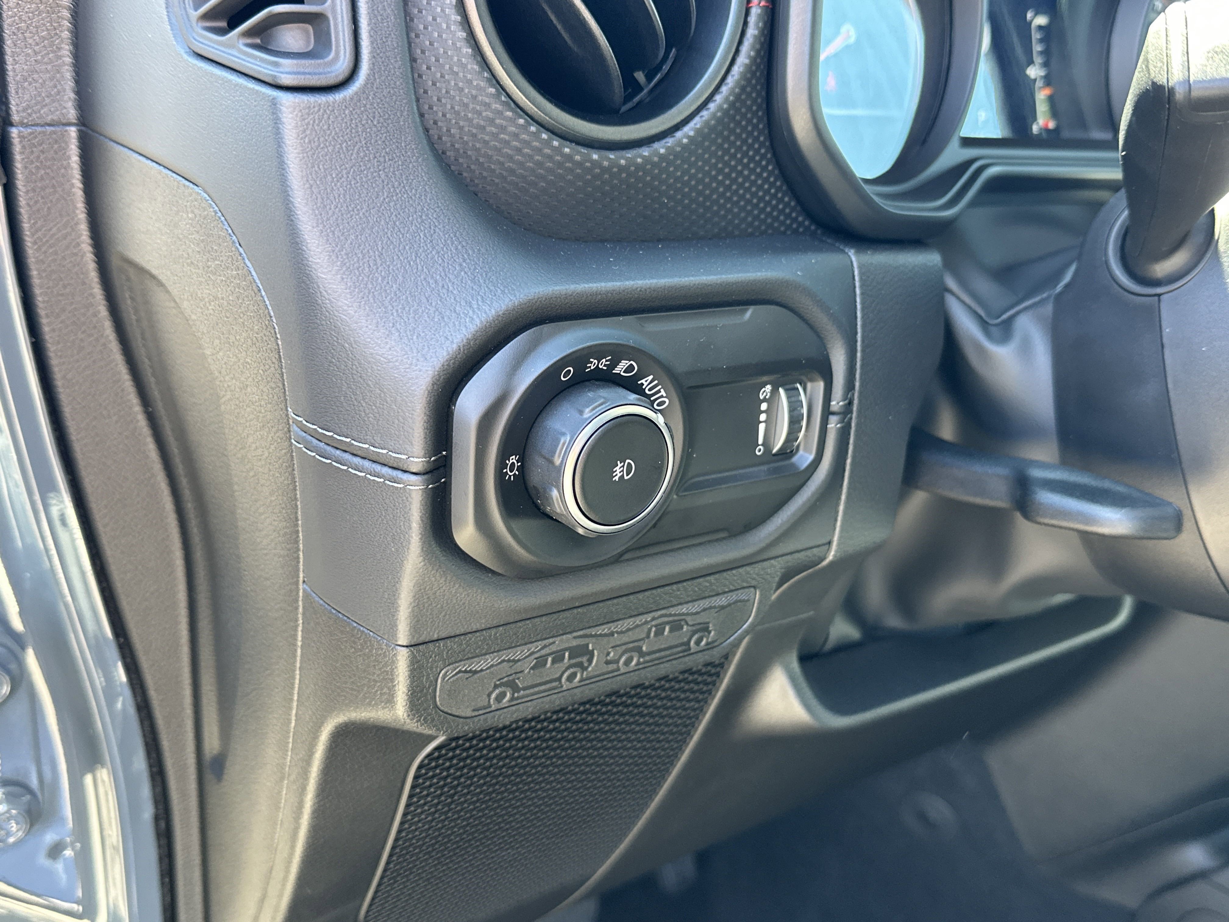 New 2025 Jeep Wrangler Unlimited Rubicon w/ Convenience Group image 15