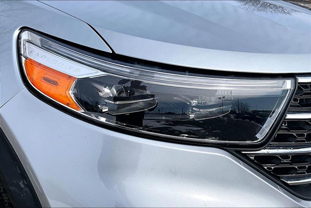 Certified 2023 Ford Explorer XLT w/ Equipment Group 202A image 27