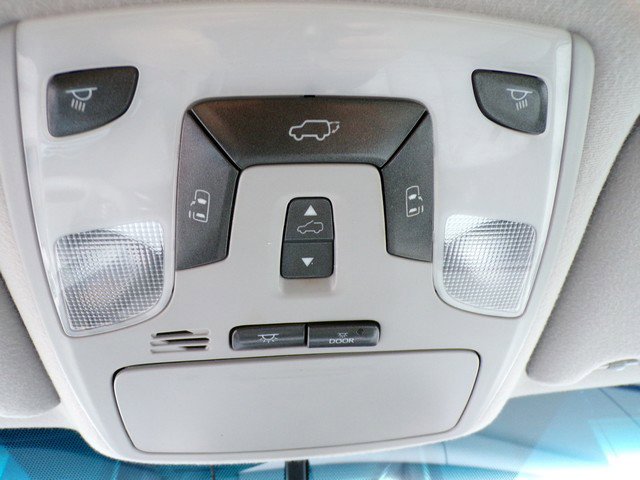 Used 2013 Toyota Sienna XLE FWD image 18
