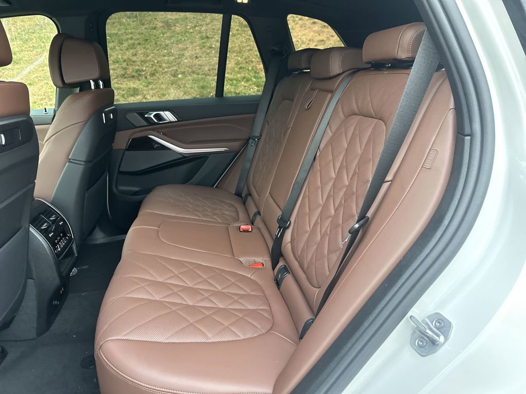 Used 2026 BMW X5 xDrive50e image 21
