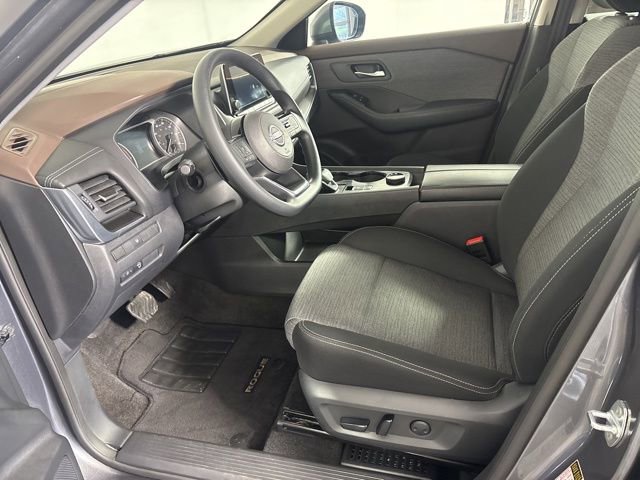 Used 2023 Nissan Rogue SV AWD/4WD image 14