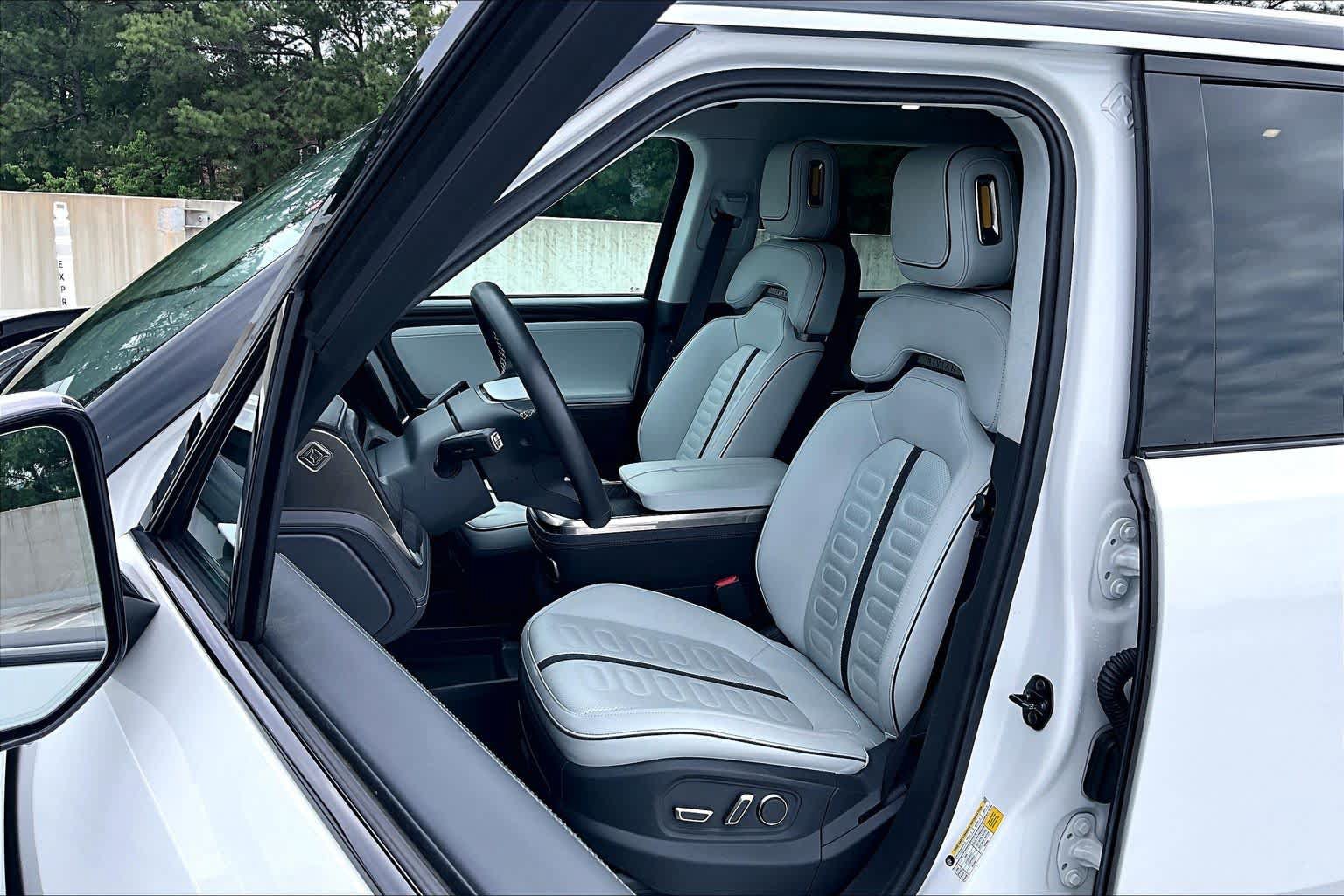 Used 2023 Rivian R1S Launch Edition AWD/4WD image 7