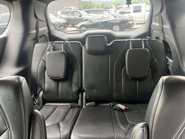 Used 2024 Chrysler Pacifica Touring-L w/ S Appearance Package FWD image 15